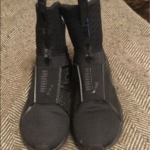 Rihanna Fenty Puma. Black no trade